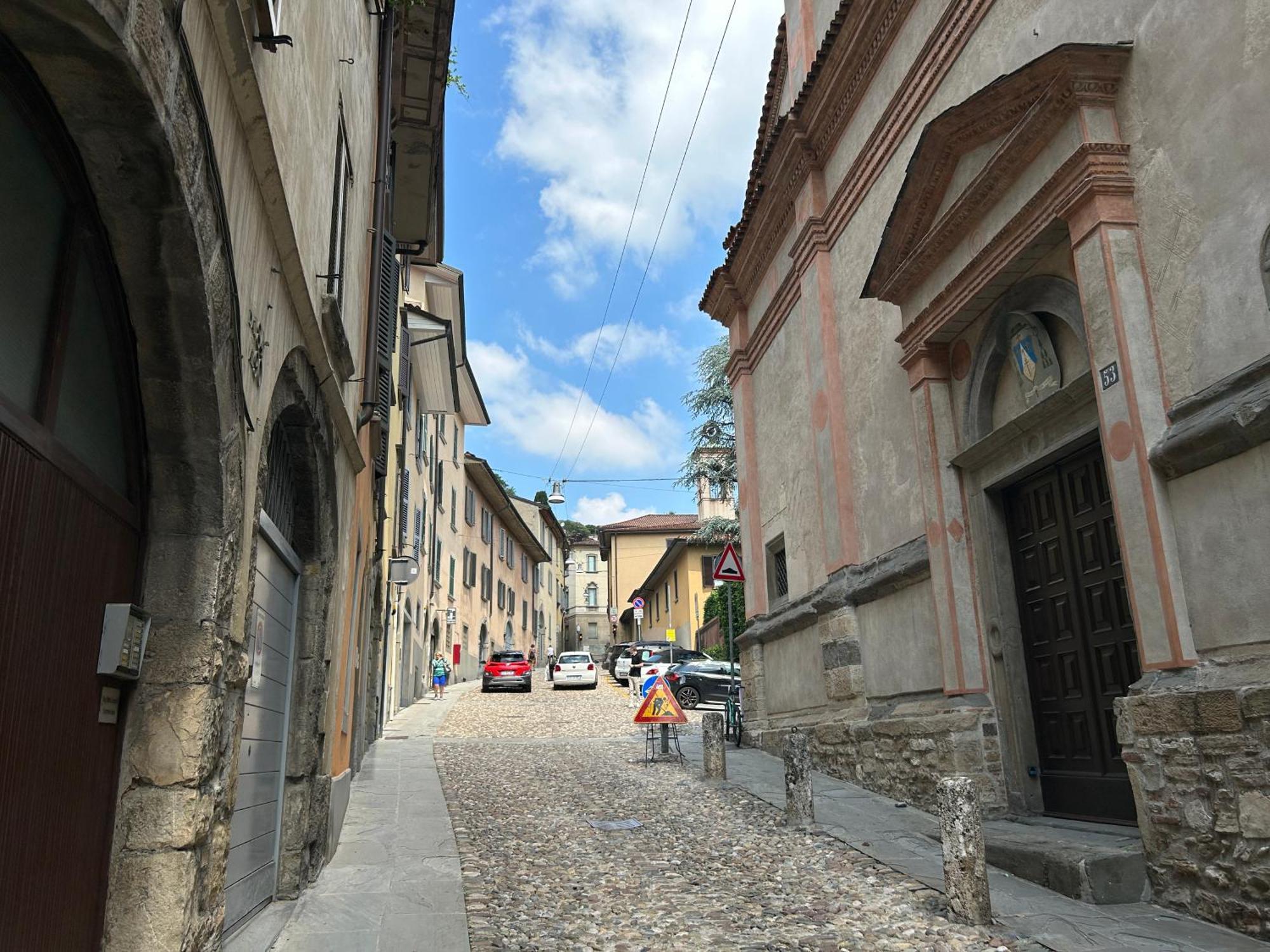 Alessandro 82 - Immobili E Soluzioni Rent Bergamo Exterior photo